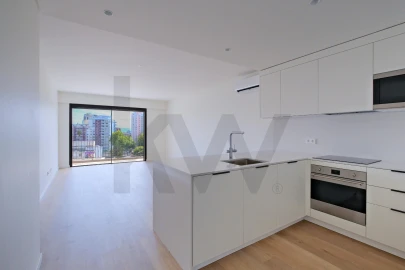 Apartamento T3 para Arrendamento em Algés, Linda-A-Velha e Cruz Quebrada-Dafundo