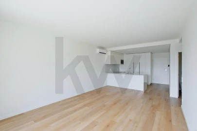 Apartamento T3 para Arrendamento em Algés, Linda-A-Velha e Cruz Quebrada-Dafundo