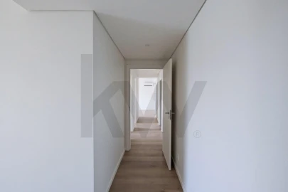 Apartamento T3 para Arrendamento em Algés, Linda-A-Velha e Cruz Quebrada-Dafundo