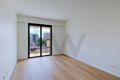 Apartamento T3 para Arrendamento em Algés, Linda-A-Velha e Cruz Quebrada-Dafundo