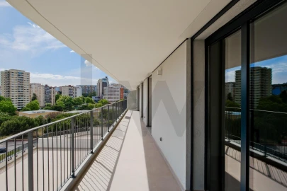 Apartamento T3 para Arrendamento em Algés, Linda-A-Velha e Cruz Quebrada-Dafundo