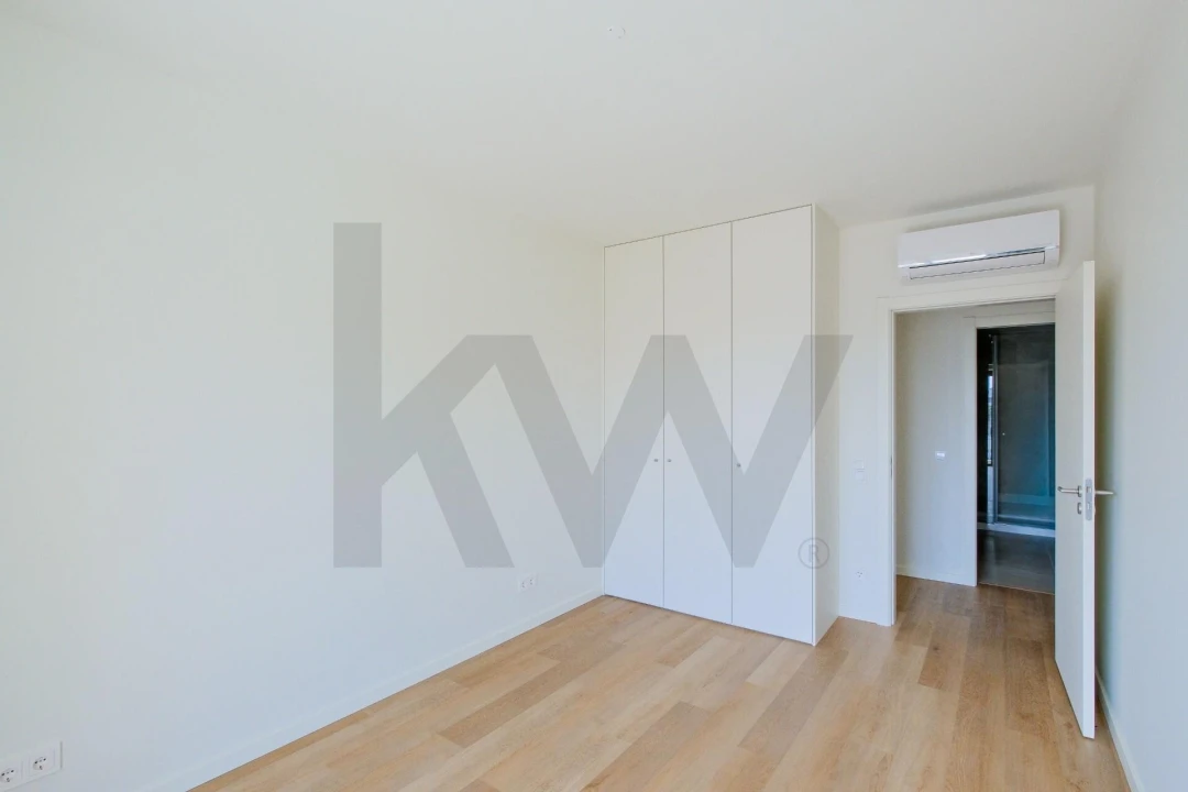 Apartamento T3 para Arrendamento em Algés, Linda-A-Velha e Cruz Quebrada-Dafundo Foto 10