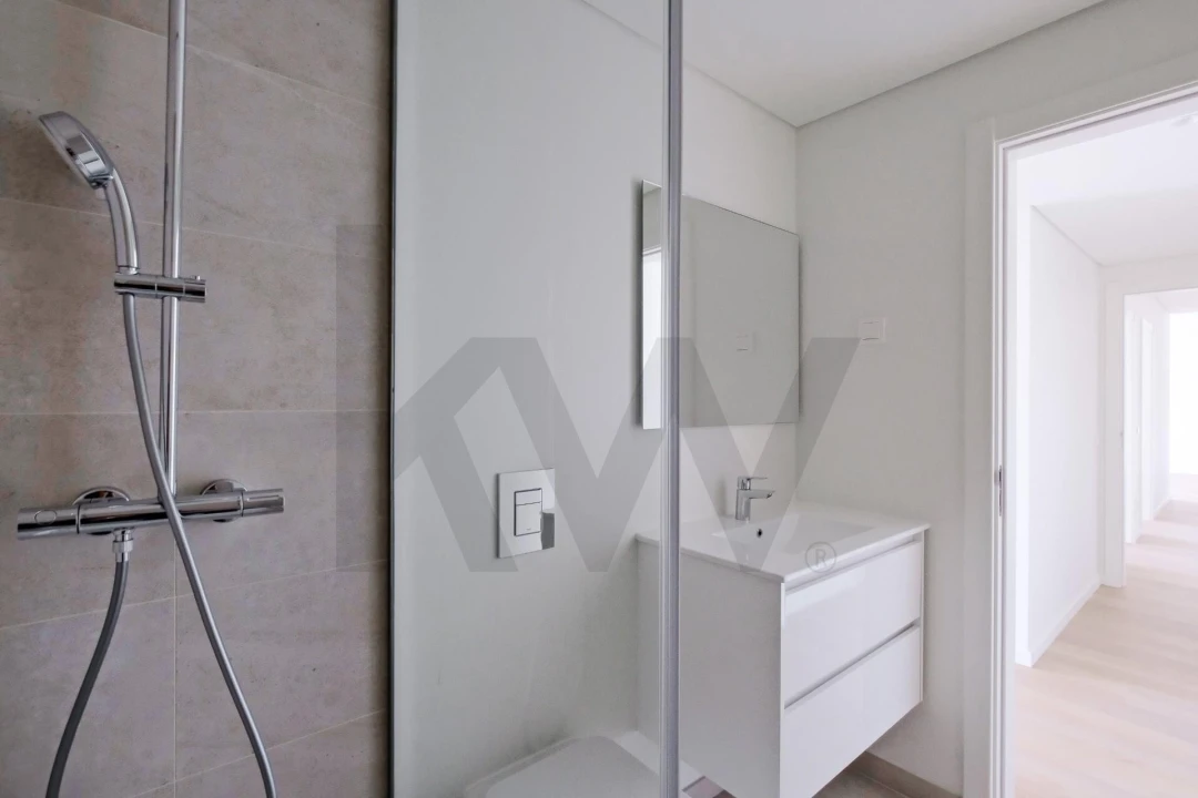 Apartamento T3 para Arrendamento em Algés, Linda-A-Velha e Cruz Quebrada-Dafundo Foto 22