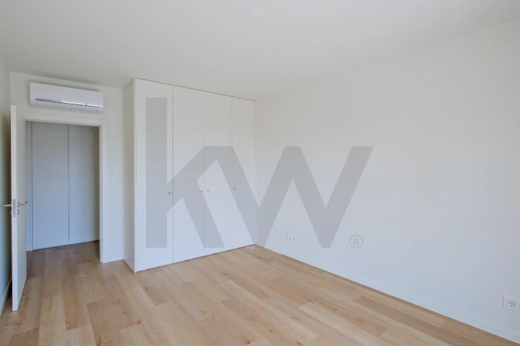Apartamento T3 para Arrendamento em Algés, Linda-A-Velha e Cruz Quebrada-Dafundo Foto 12