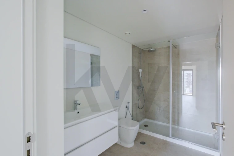 Apartamento T3 para Arrendamento em Algés, Linda-A-Velha e Cruz Quebrada-Dafundo Foto 18