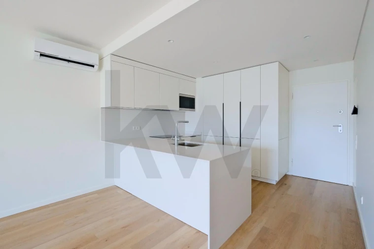 Apartamento T3 para Arrendamento em Algés, Linda-A-Velha e Cruz Quebrada-Dafundo Foto 2