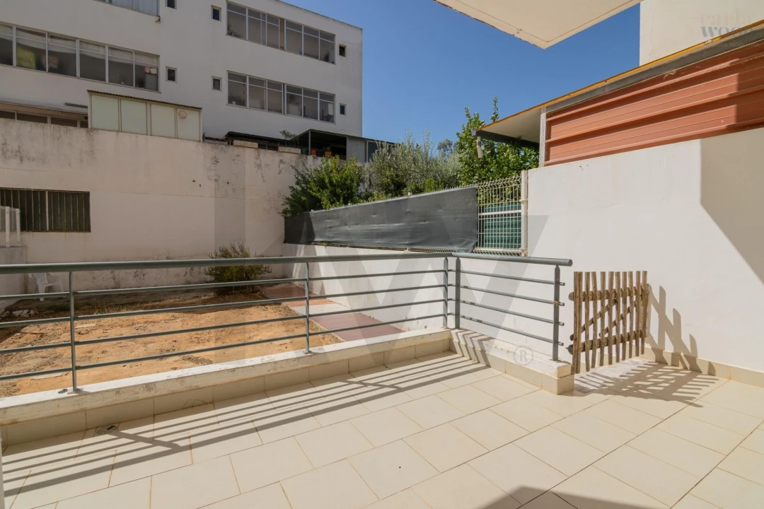 Apartamento T2 para Venda em Portimão Foto 12