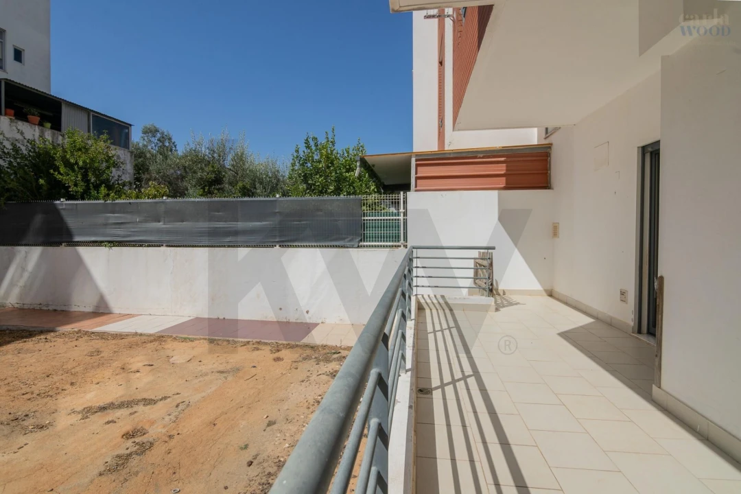Apartamento T2 para Venda em Portimão Foto 16