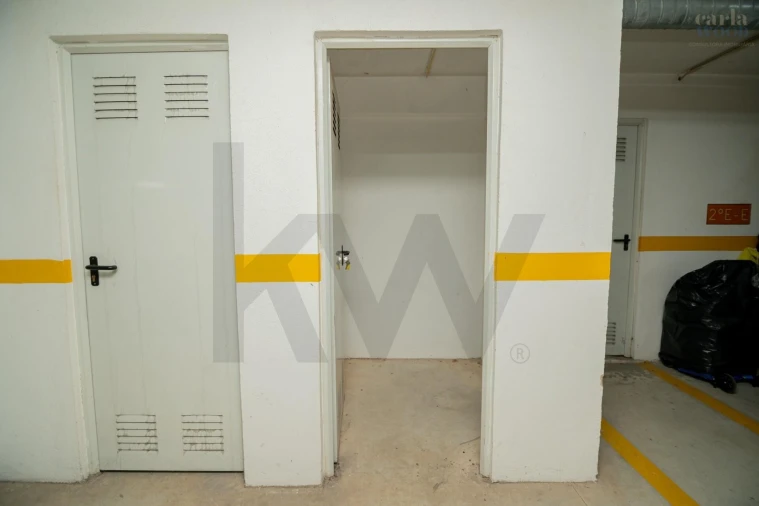 Apartamento T2 para Venda em Portimão Foto 47