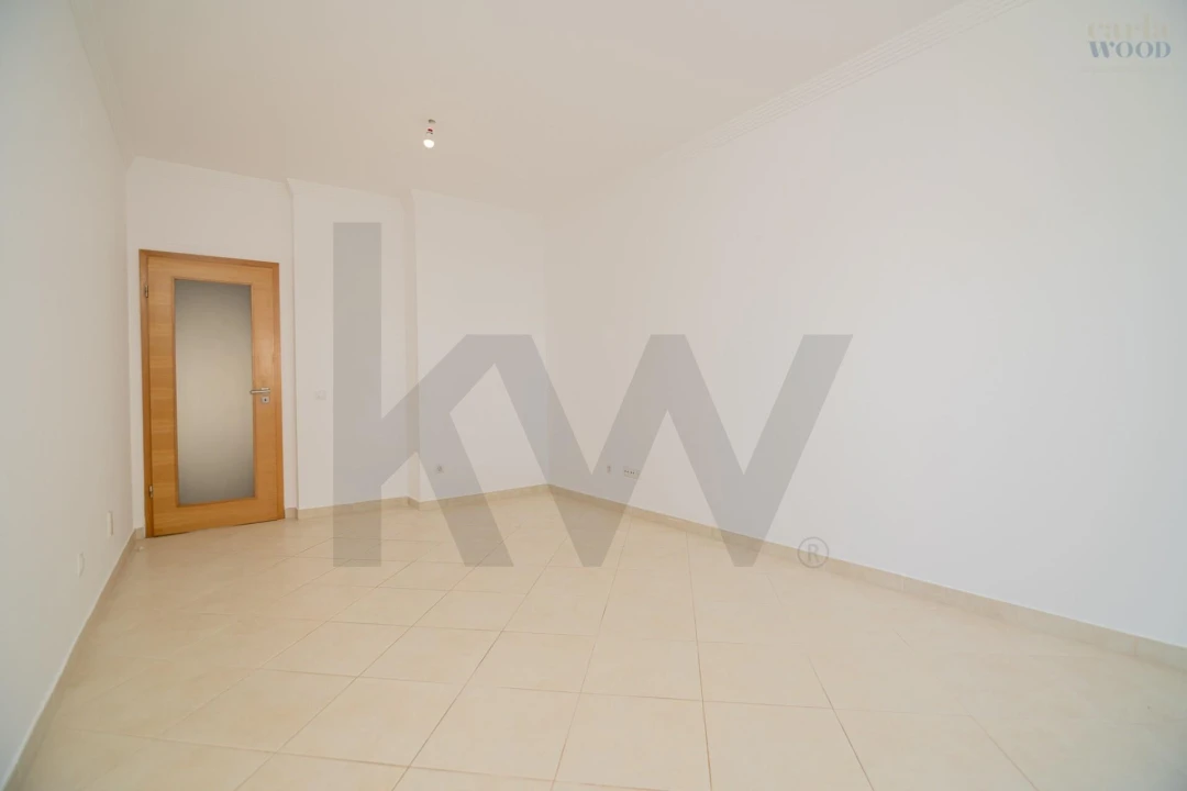 Apartamento T2 para Venda em Portimão Foto 42