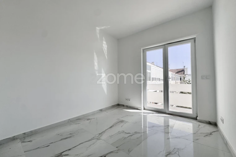 Apartamento T2 para Venda em Cacém e São Marcos Foto 12