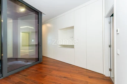 Apartamento T2 para Venda em Oeiras e São Julião da Barra, Paço de Arcos e Caxias