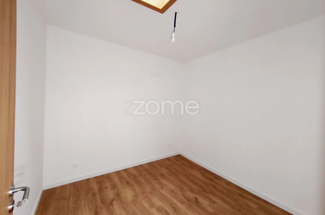 Apartamento T2 para Venda em Viana do Alentejo Foto 13