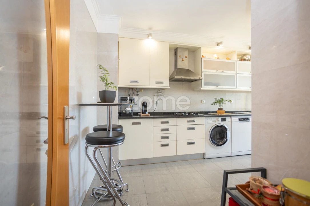 Apartamento T3 para Venda em Corroios Foto 10