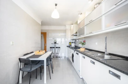 Apartamento T3 para Venda em Corroios