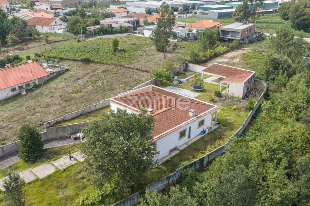 Moradia T3 para Venda em Oleiros Foto 11