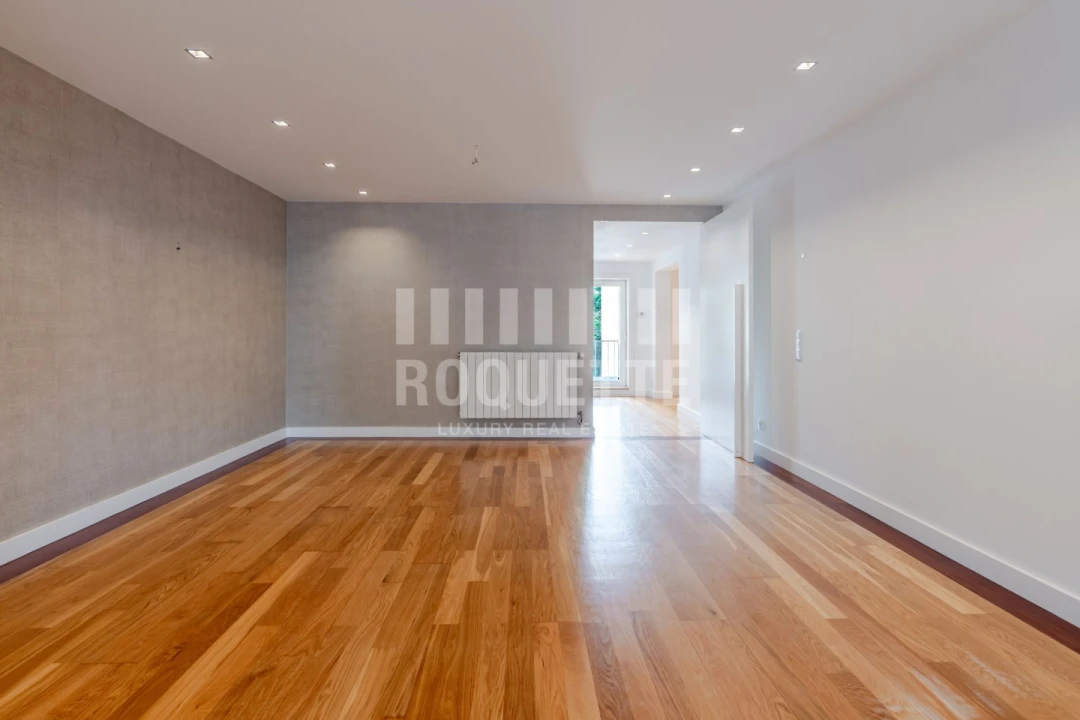 Apartamento T4 para Venda em Aldoar, Foz do Douro e Nevogilde Foto 8