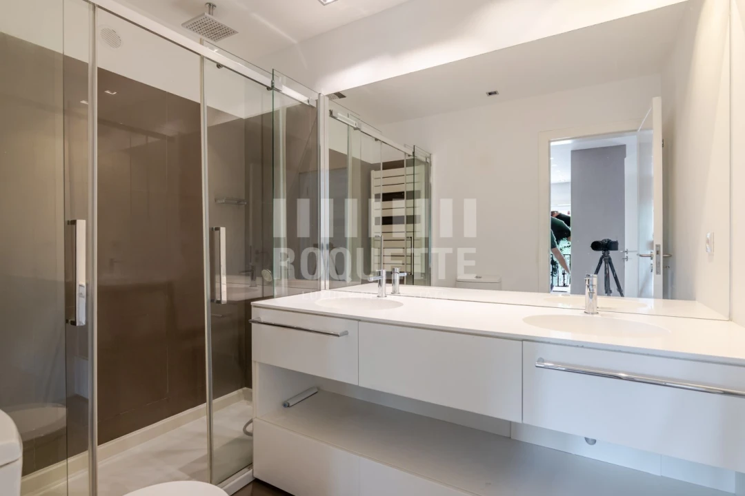 Apartamento T4 para Venda em Aldoar, Foz do Douro e Nevogilde Foto 29
