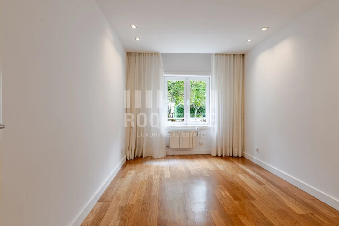Apartamento T4 para Venda em Aldoar, Foz do Douro e Nevogilde Foto 33