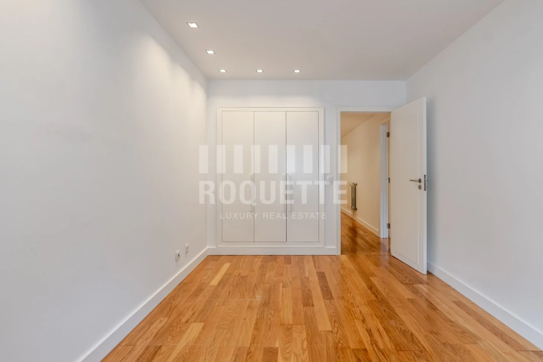 Apartamento T4 para Venda em Aldoar, Foz do Douro e Nevogilde Foto 34