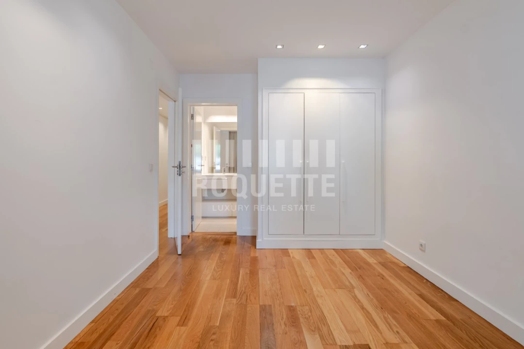 Apartamento T4 para Venda em Aldoar, Foz do Douro e Nevogilde Foto 36