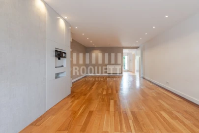Apartamento T4 para Venda em Aldoar, Foz do Douro e Nevogilde