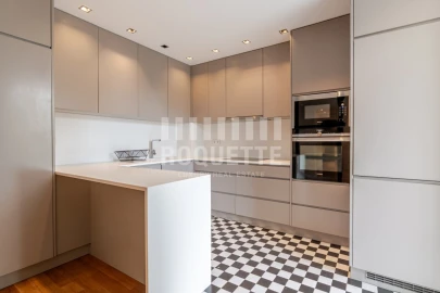 Apartamento T4 para Venda em Aldoar, Foz do Douro e Nevogilde