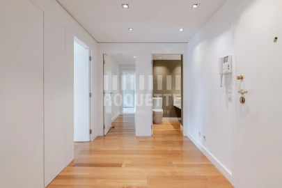 Apartamento T4 para Venda em Aldoar, Foz do Douro e Nevogilde