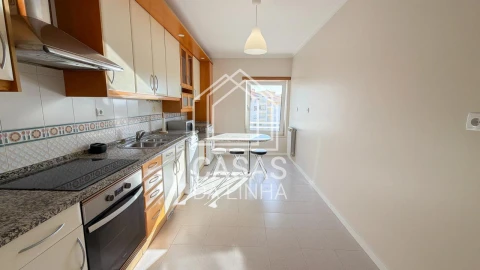Apartamento T3 para Arrendamento em Carcavelos e Parede