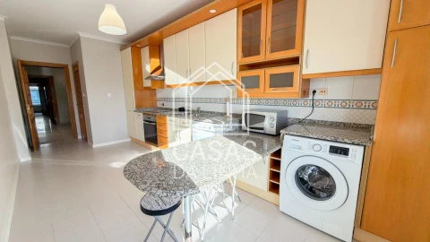 Apartamento T3 para Arrendamento em Carcavelos e Parede