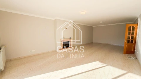 Apartamento T3 para Arrendamento em Carcavelos e Parede