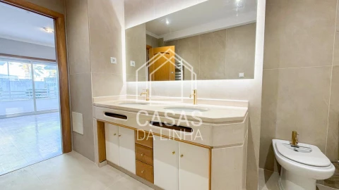 Apartamento T3 para Arrendamento em Carcavelos e Parede
