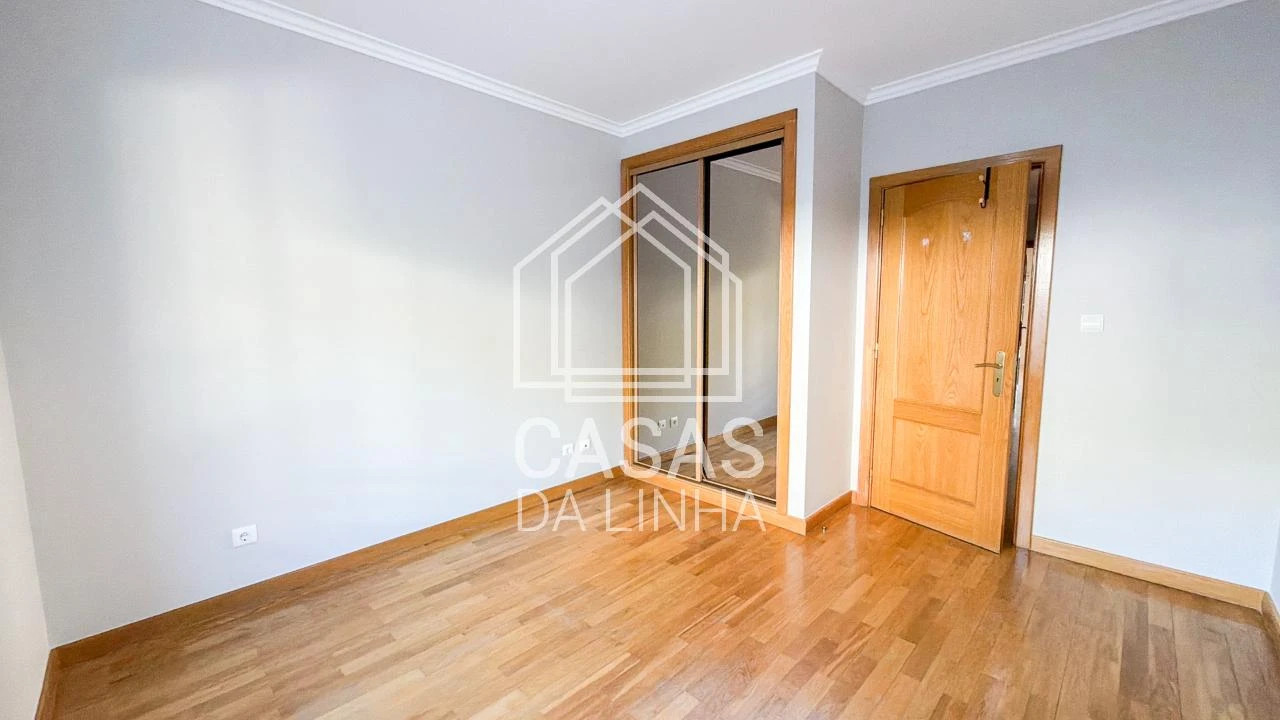 Apartamento T3 para Arrendamento em Carcavelos e Parede Foto 21