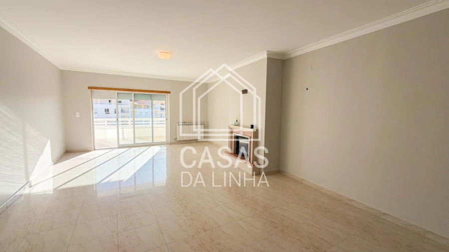 Apartamento T3 para Arrendamento em Carcavelos e Parede