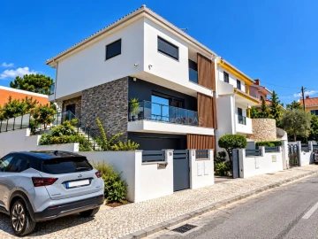 Moradia T3 para Venda em Charneca de Caparica e Sobreda
