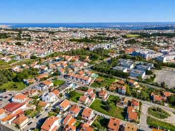 Moradia T3 para Venda em Charneca de Caparica e Sobreda