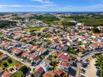 Moradia T3 para Venda em Charneca de Caparica e Sobreda