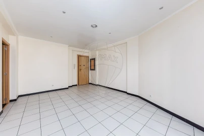 Apartamento T1 para Venda em Águas Livres