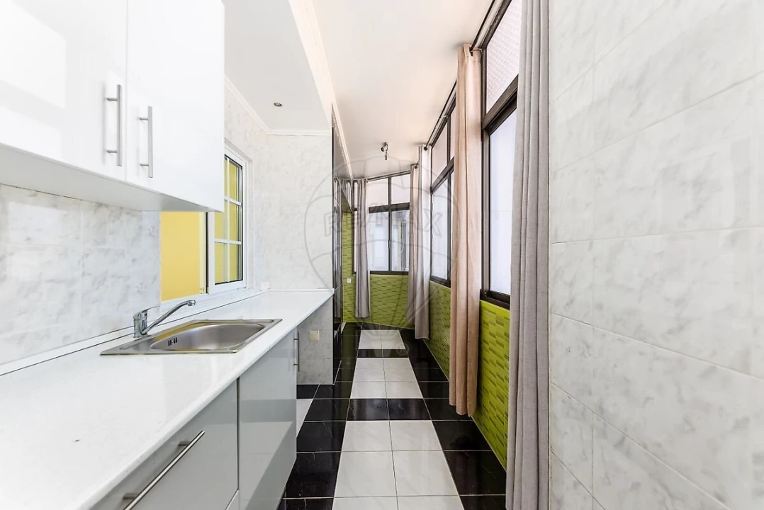 Apartamento T1 para Venda em Águas Livres Foto 6
