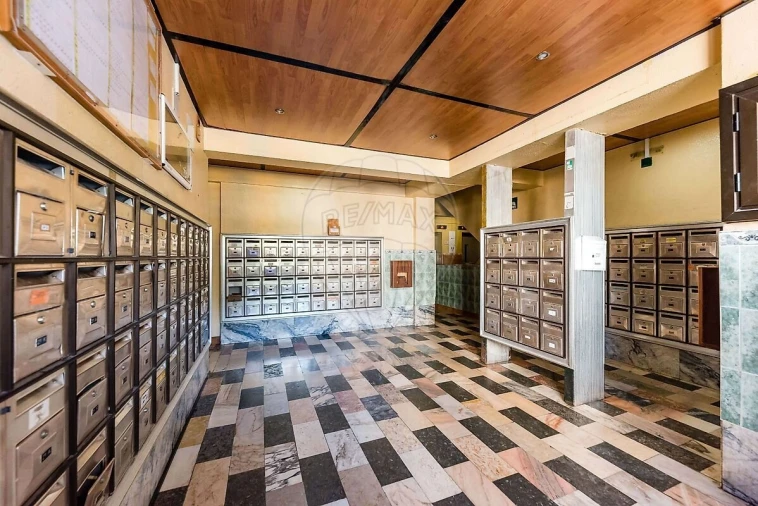 Apartamento T1 para Venda em Águas Livres Foto 15