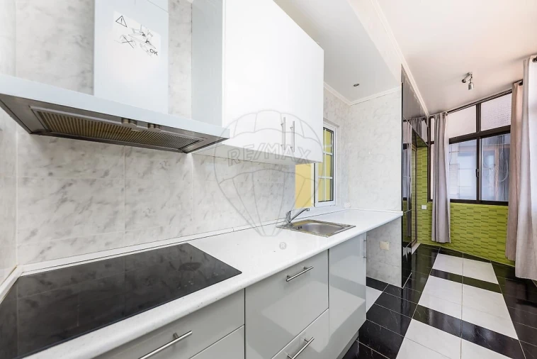 Apartamento T1 para Venda em Águas Livres Foto 2