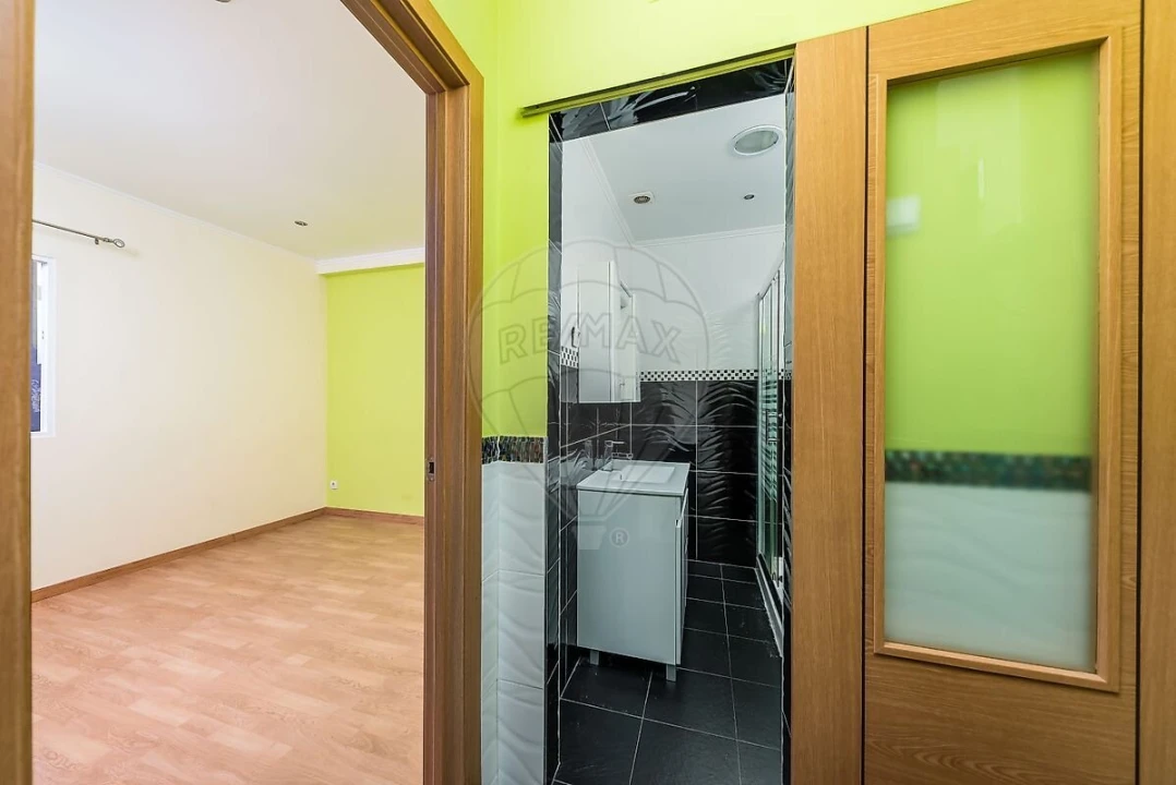 Apartamento T1 para Venda em Águas Livres Foto 13