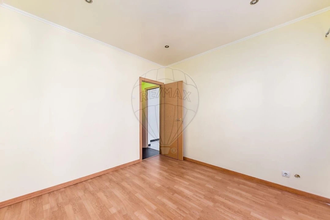 Apartamento T1 para Venda em Águas Livres Foto 9