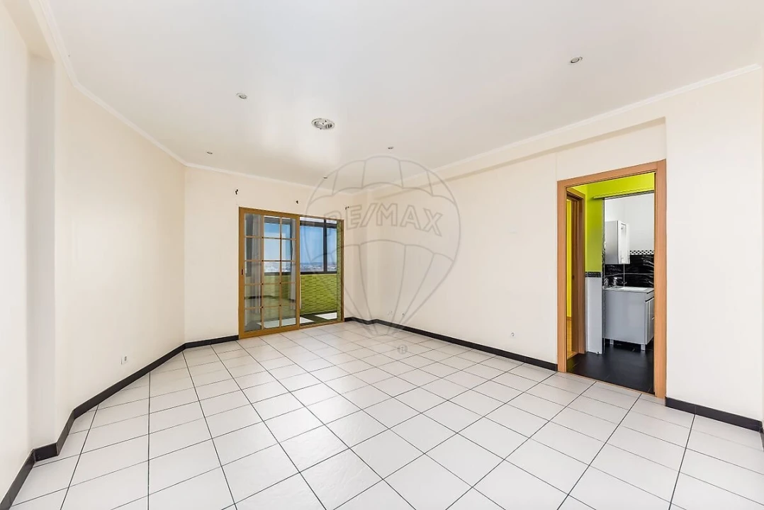 Apartamento T1 para Venda em Águas Livres Foto 4