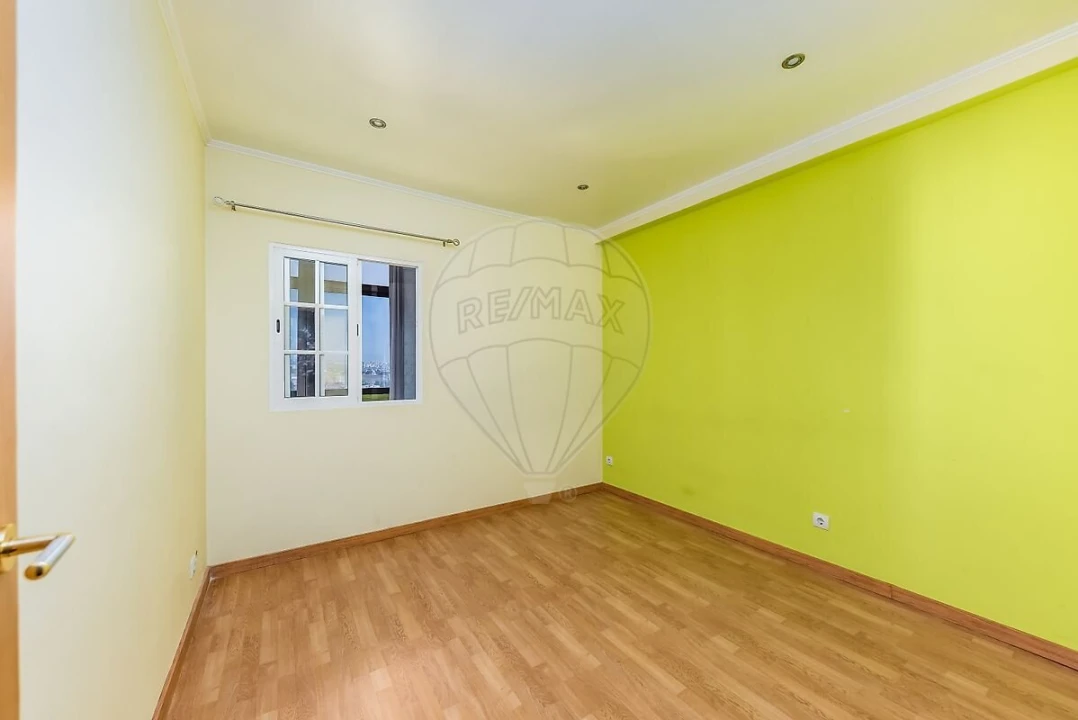 Apartamento T1 para Venda em Águas Livres Foto 8