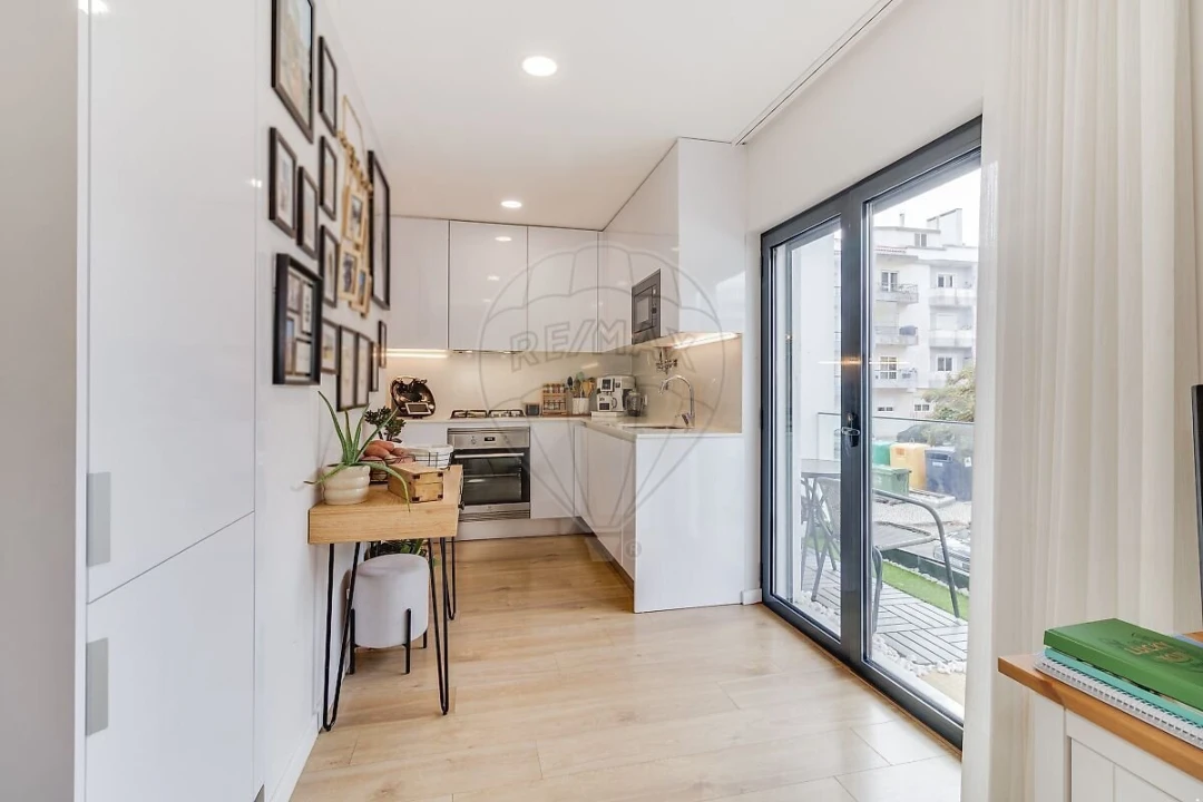 Apartamento T2 para Venda em Algueirão-Mem Martins Foto 6
