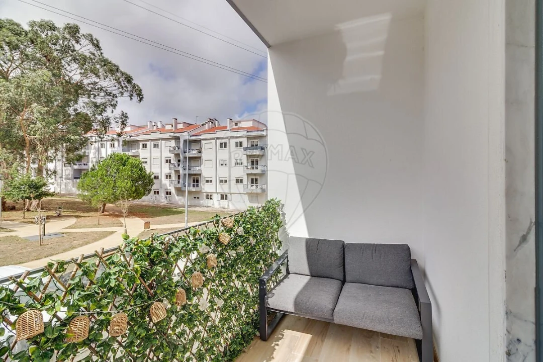 Apartamento T2 para Venda em Algueirão-Mem Martins Foto 12