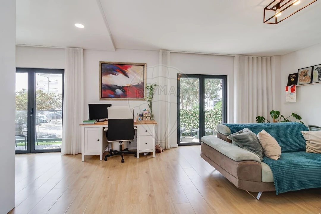 Apartamento T2 para Venda em Algueirão-Mem Martins Foto 4