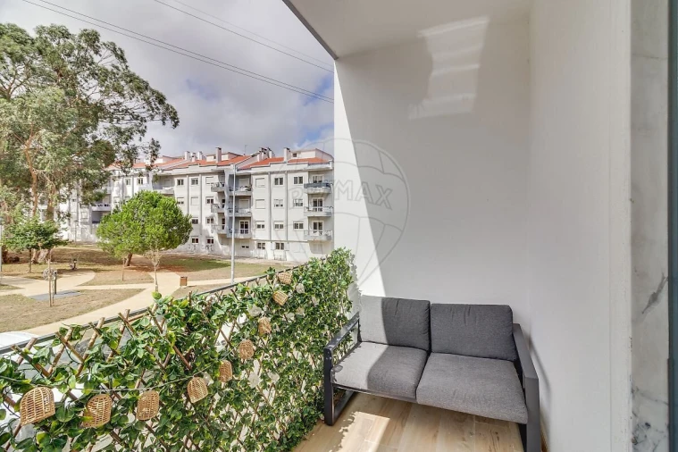 Apartamento T2 para Venda em Algueirão-Mem Martins Foto 12
