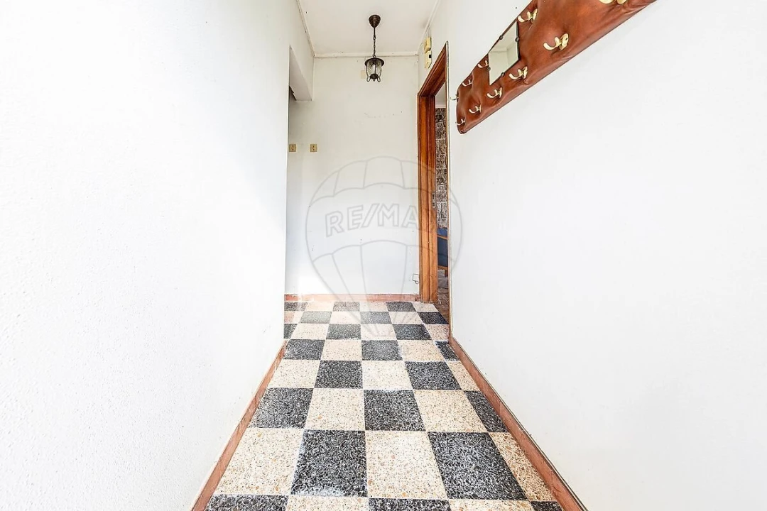 Moradia T5 para Venda em Queluz e Belas Foto 2